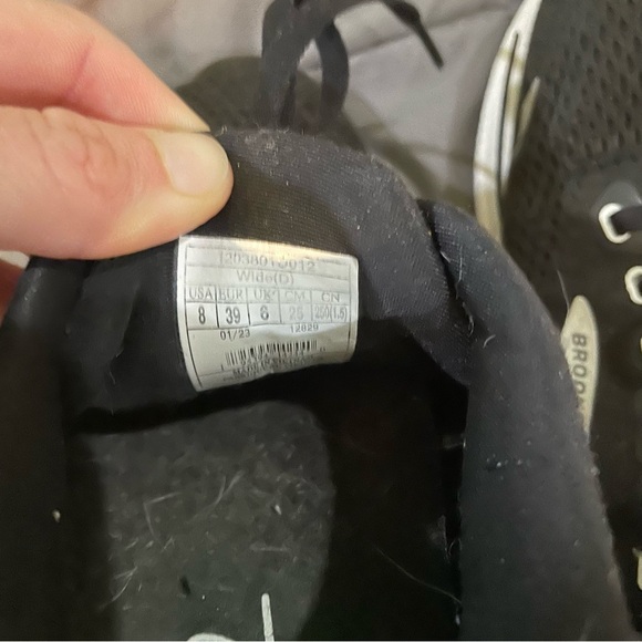 Used Brooks - Picture 5 of 5